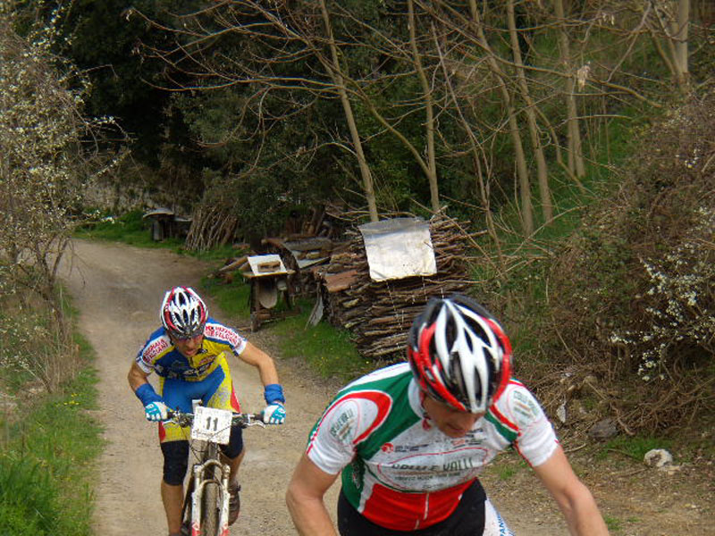 gal/2010/03 - La Via delle Miniere 2010/Sul poggetto al primo passaggio/Immagine-031.jpg